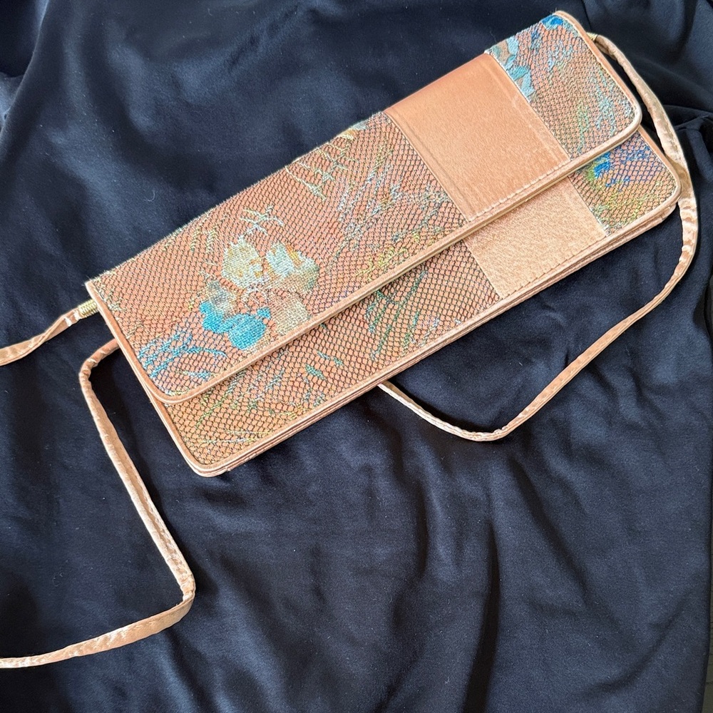 Womens Tan Multicolor Clutch Crossbody Bag Convertible Shoulder Strap Purse